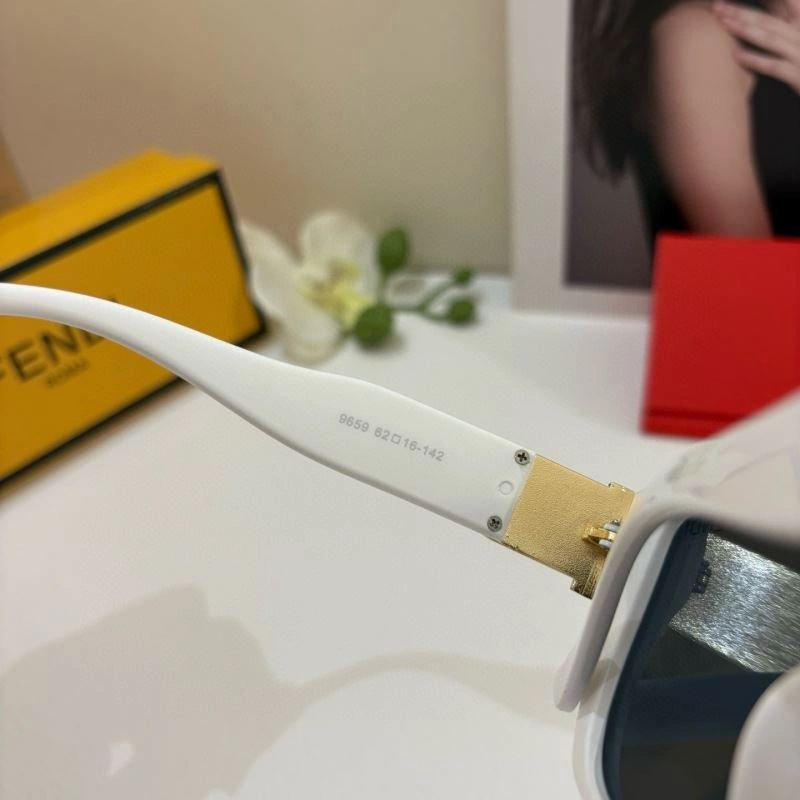 Fendi Sunglasses Resilient 279239