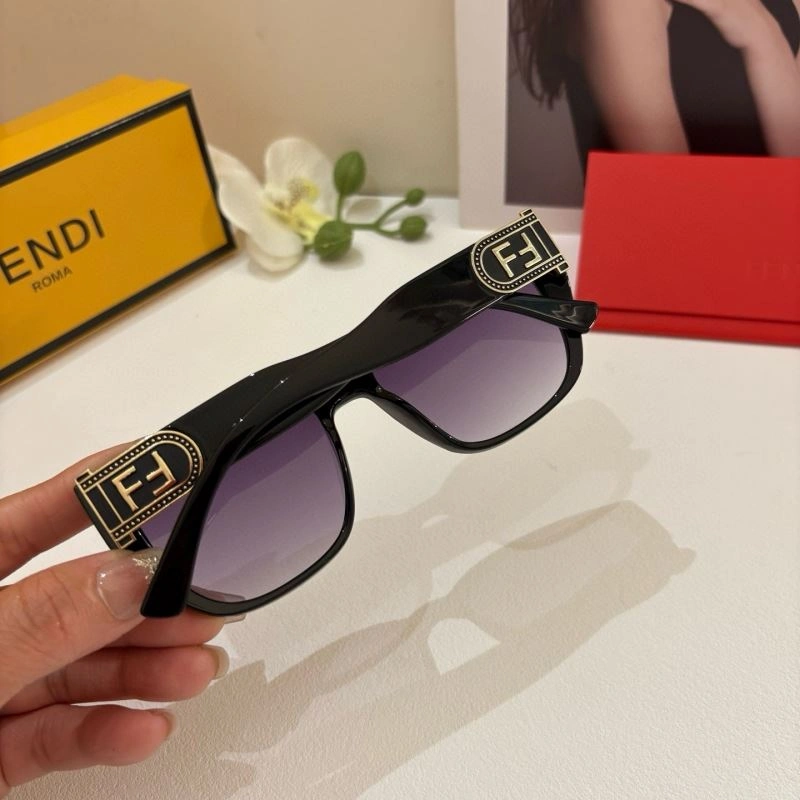 Refined Fendi Sunglasses 279254