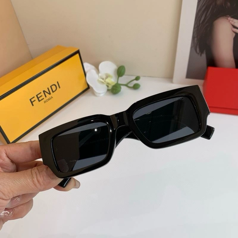 Refined Fendi Sunglasses 279235