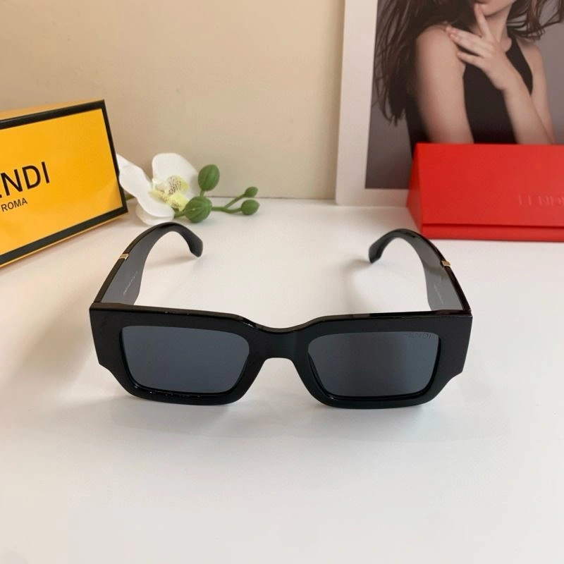 Refined Fendi Sunglasses 279235