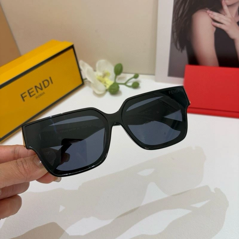 Minimalist Fendi Sunglasses 279229