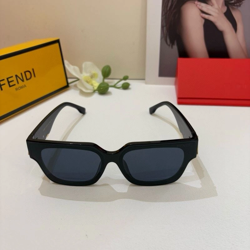 Minimalist Fendi Sunglasses 279229