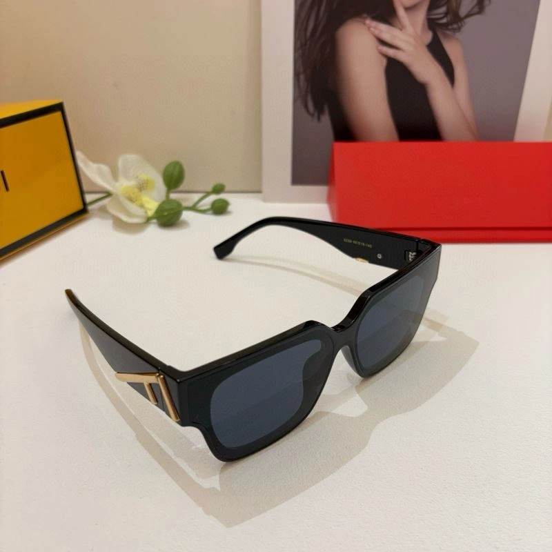 Minimalist Fendi Sunglasses 279229