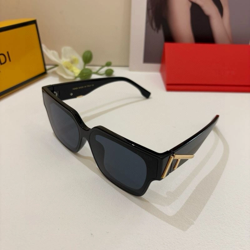 Minimalist Fendi Sunglasses 279229