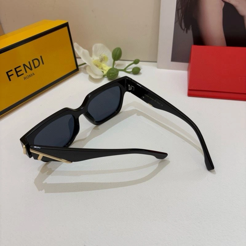 Minimalist Fendi Sunglasses 279229