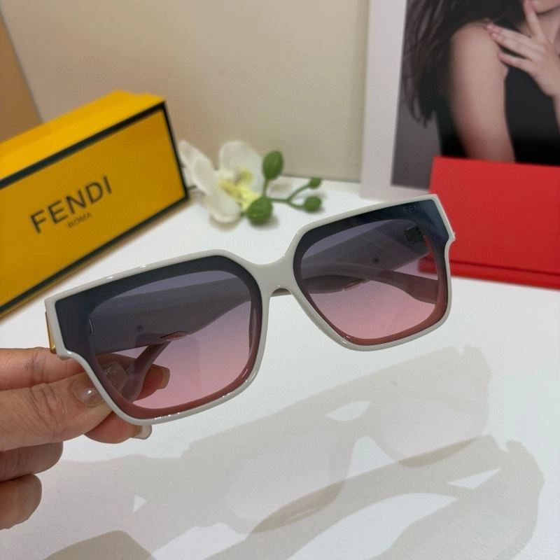 Fendi Sunglasses Effortless 279228