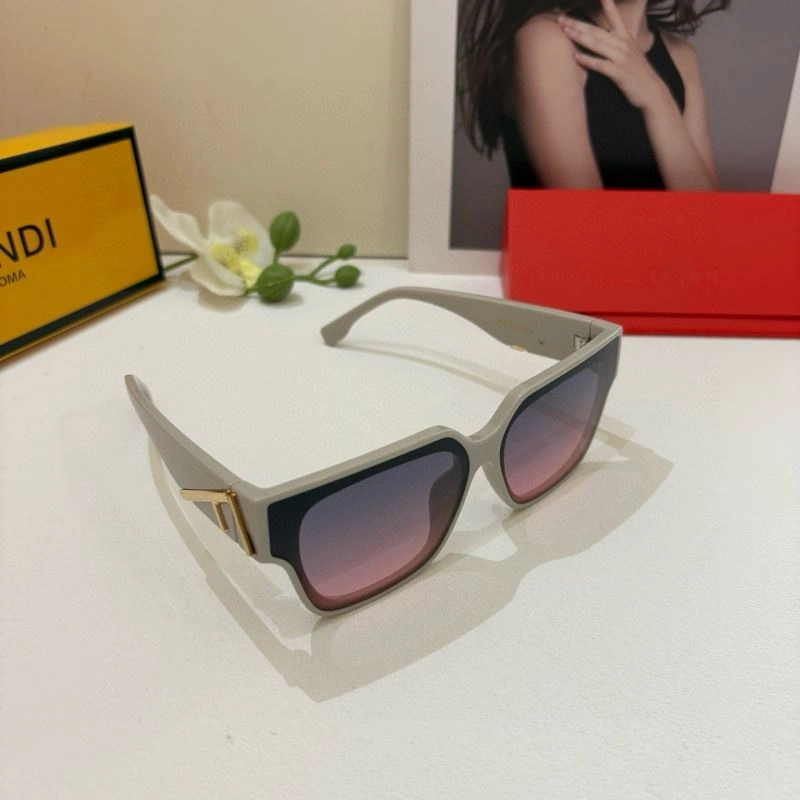 Fendi Sunglasses Effortless 279228