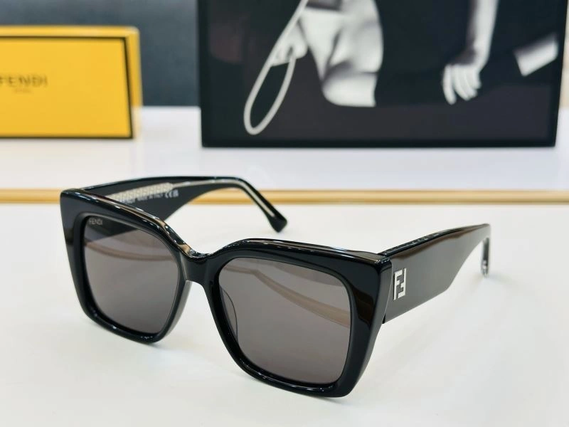Minimalist Fendi Sunglasses 279227