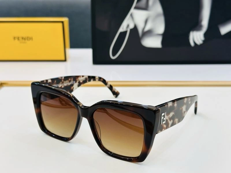 Minimalist Fendi Sunglasses 279227