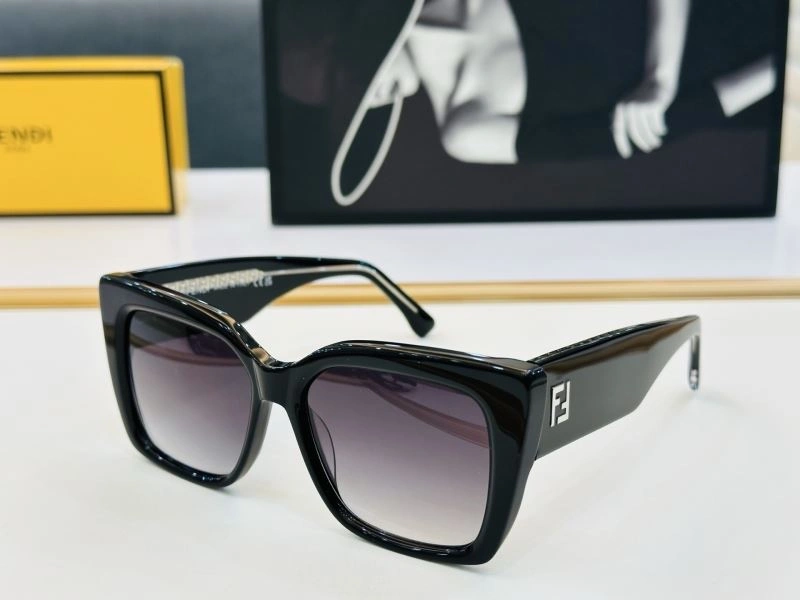 Minimalist Fendi Sunglasses 279227