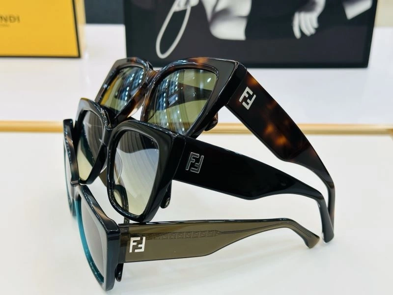 Minimalist Fendi Sunglasses 279227