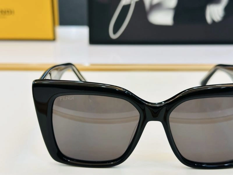 Minimalist Fendi Sunglasses 279227