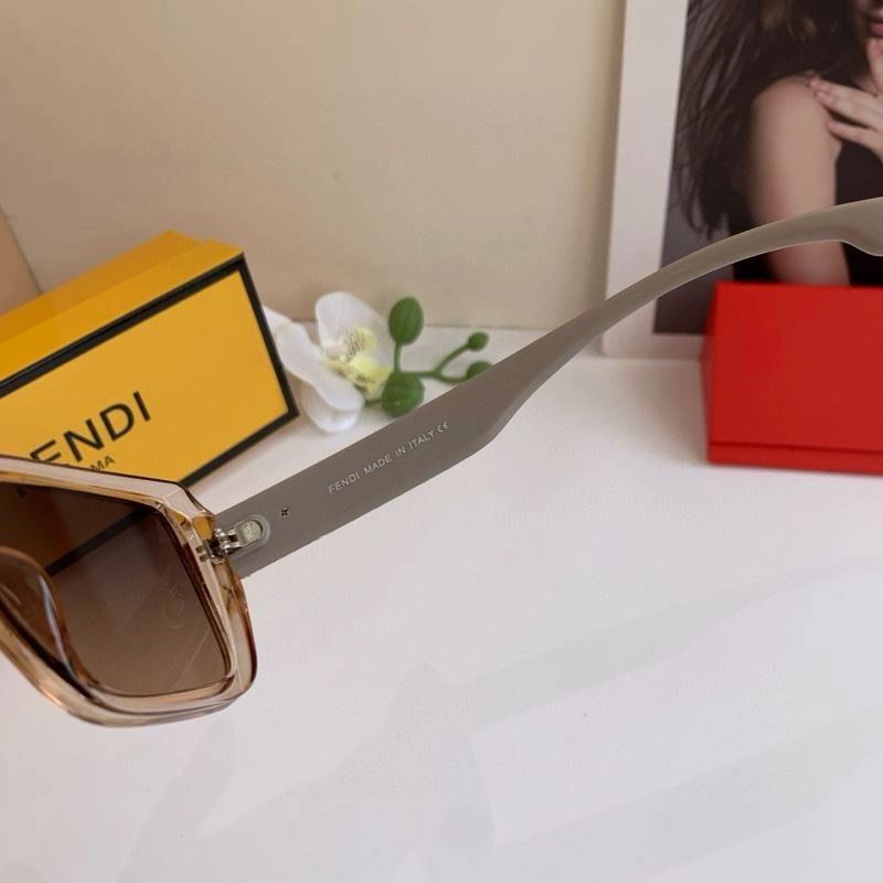 Fendi Sunglasses Modern 279204
