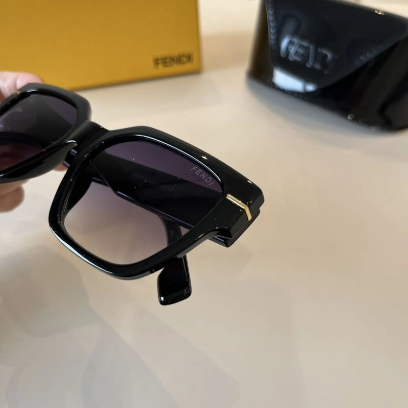 Bold Fendi Sunglasses 279216