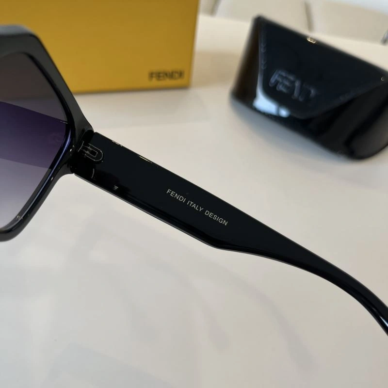 Bold Fendi Sunglasses 279216
