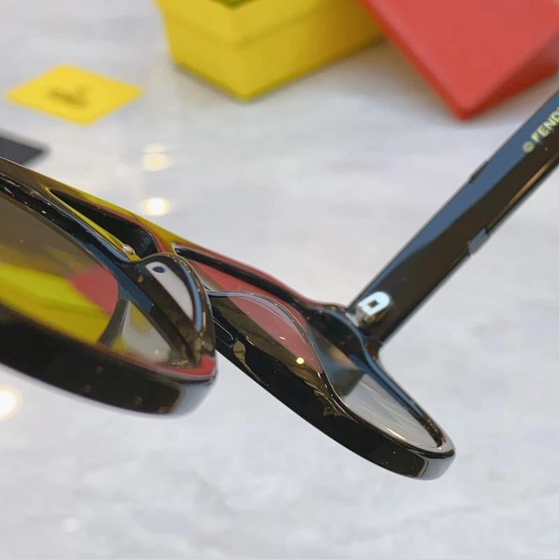 Fendi Sunglasses Stretchable 279220