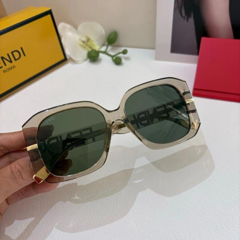 Fendi Sunglasses Classic 279218