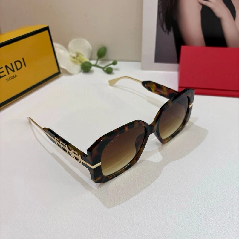 Fendi Sunglasses MultiPurpose 279212