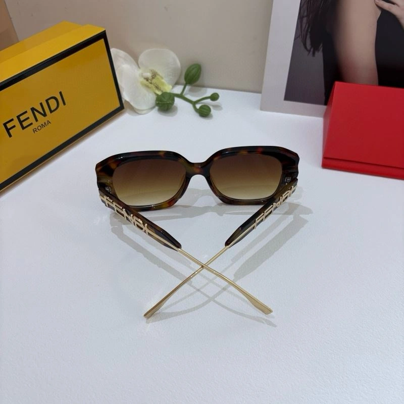Fendi Sunglasses MultiPurpose 279212