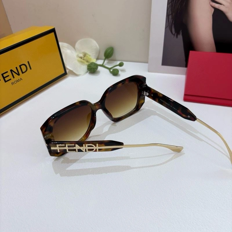 Fendi Sunglasses MultiPurpose 279212