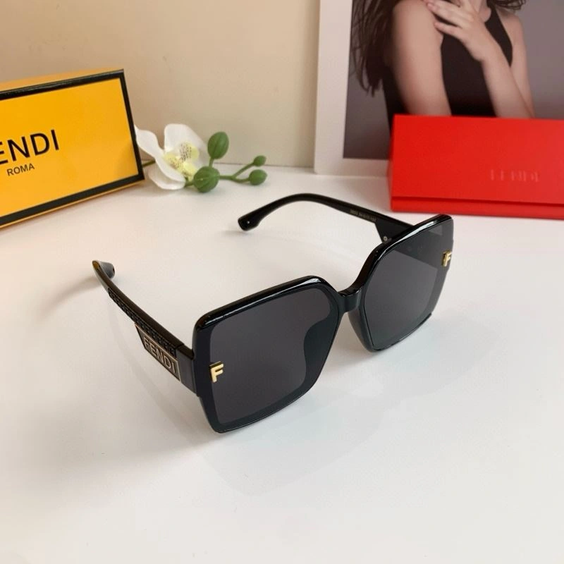 Fendi Sunglasses Elegant 279210