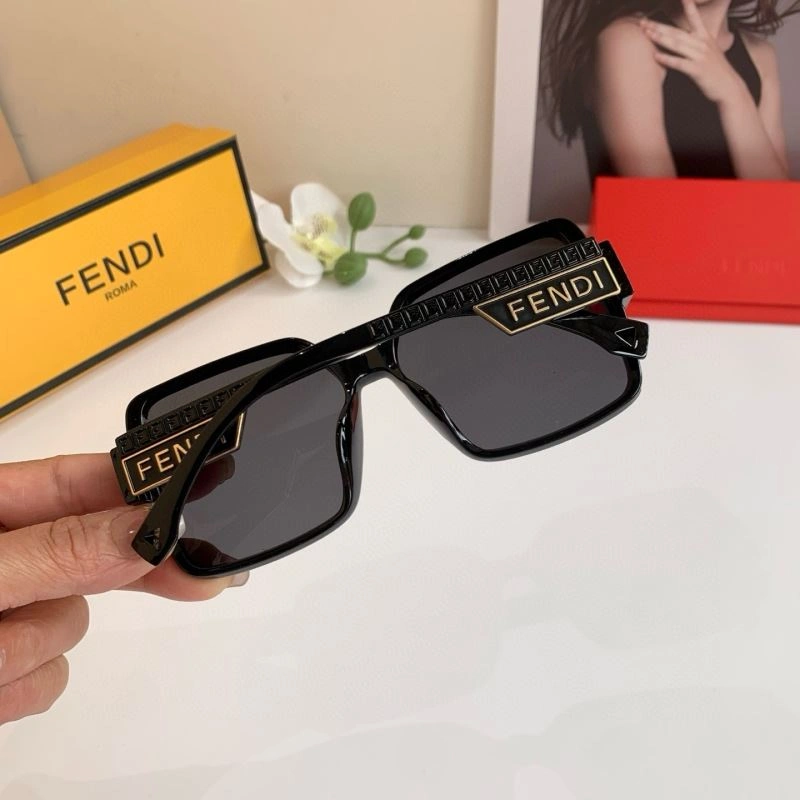 Fendi Sunglasses Elegant 279210