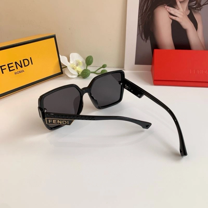 Fendi Sunglasses Elegant 279210