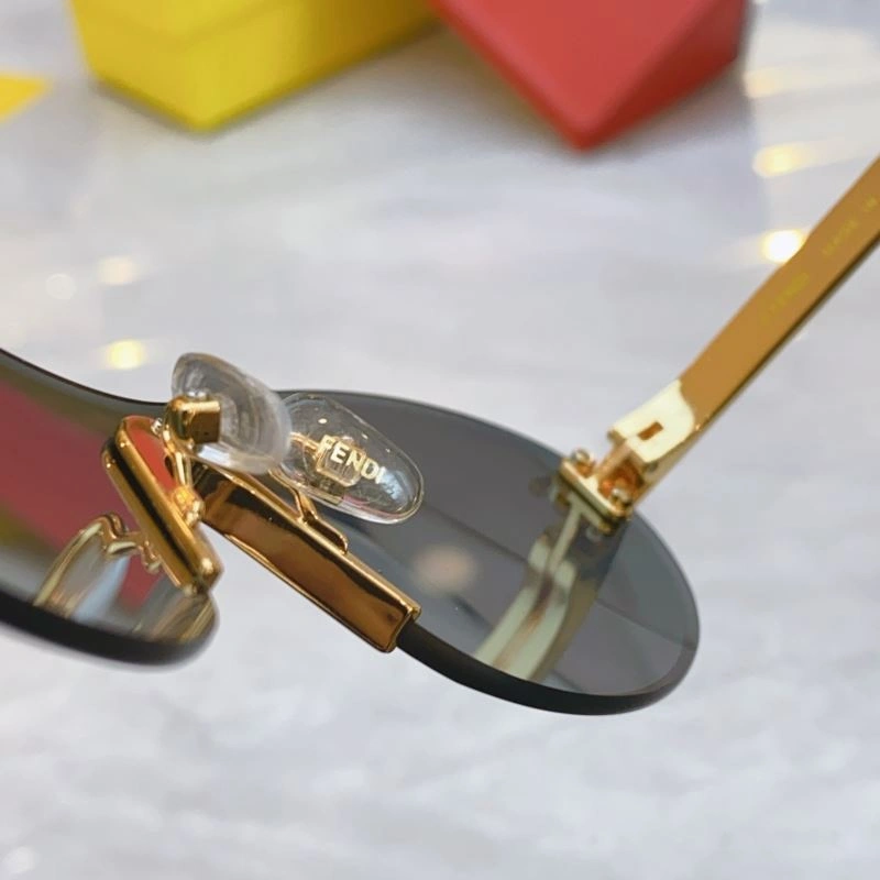 Lightweight Fendi Sunglasses 279201