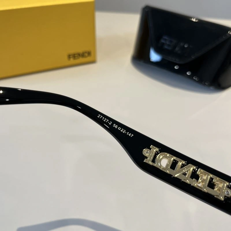 Fendi Sunglasses Chic 279282