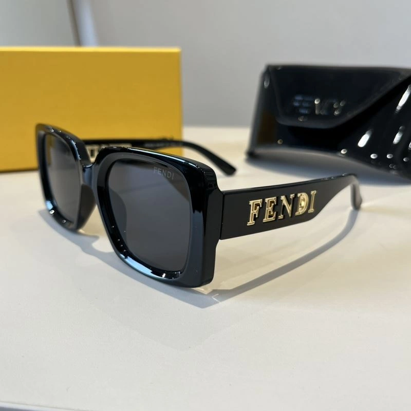 Fendi Sunglasses Chic 279282
