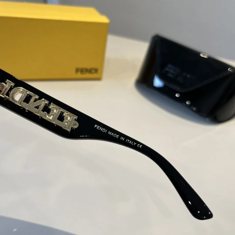 Fendi Sunglasses Chic 279282