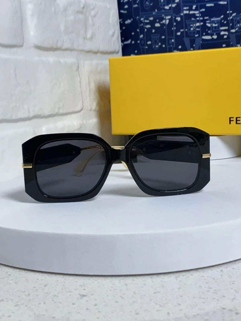 Practical Fendi Sunglasses 279261