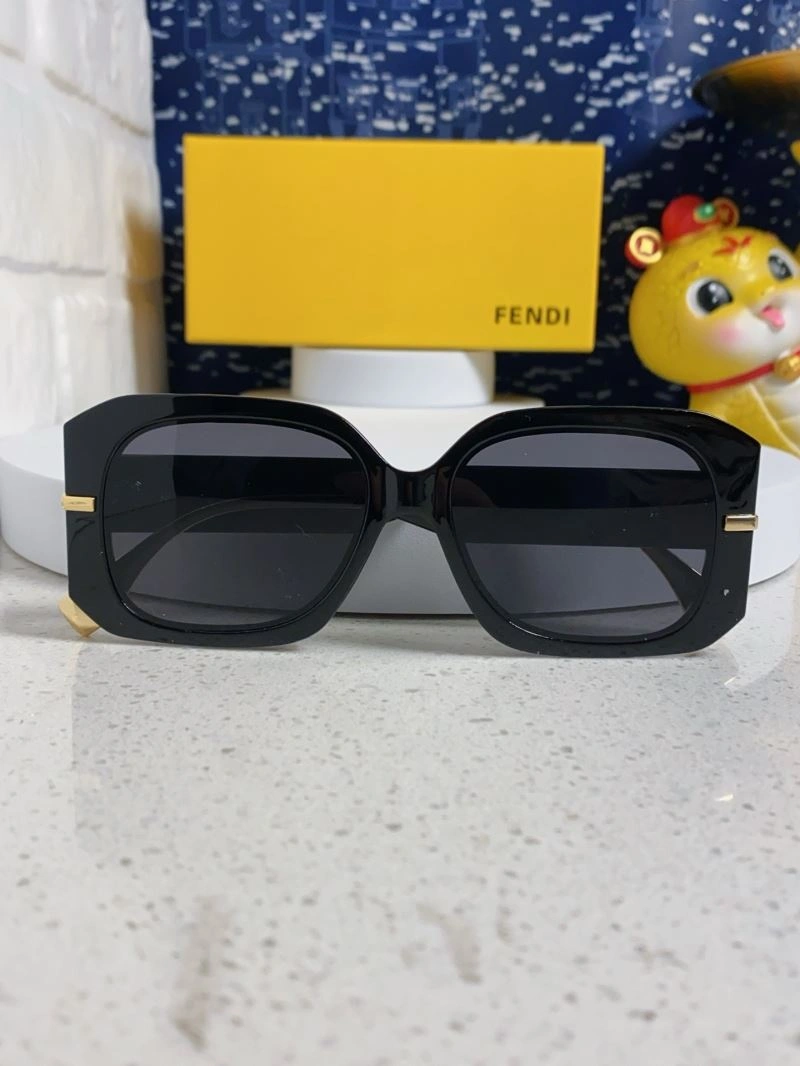 Practical Fendi Sunglasses 279261
