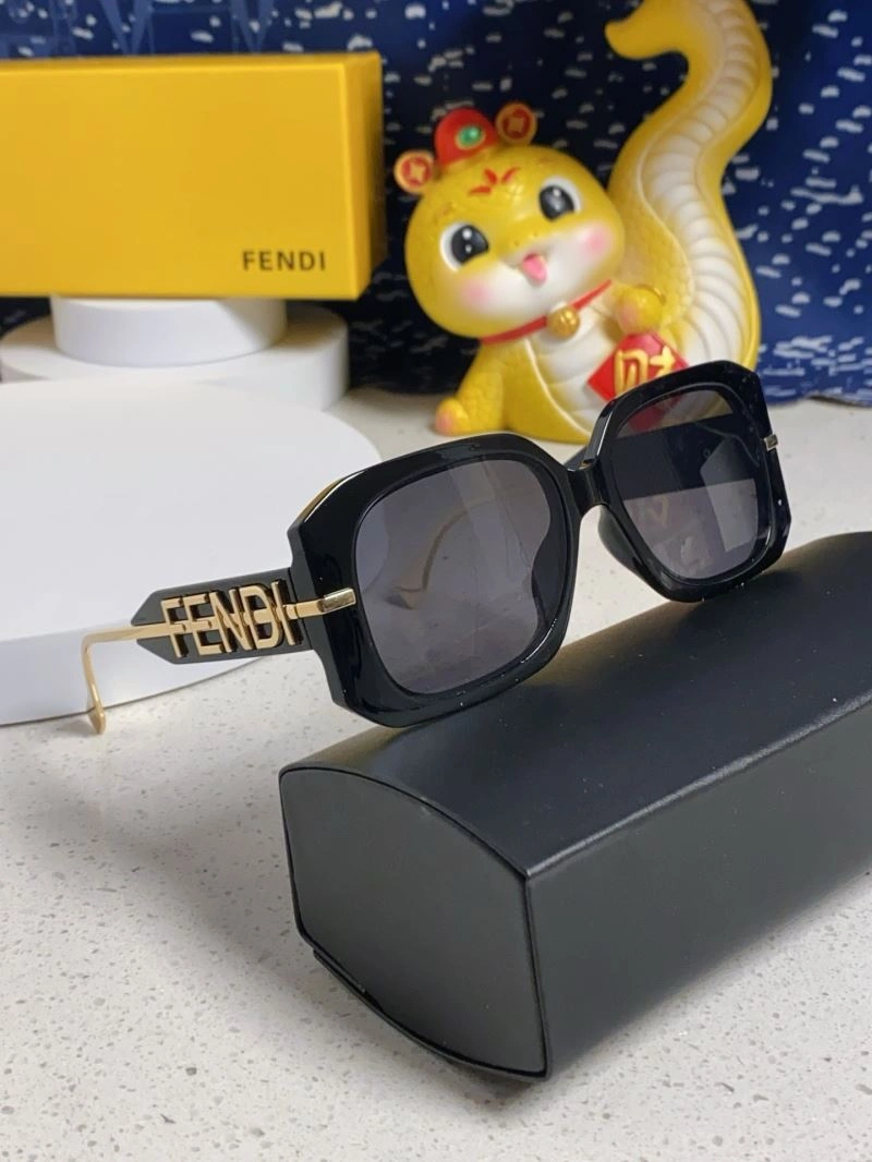 Practical Fendi Sunglasses 279261