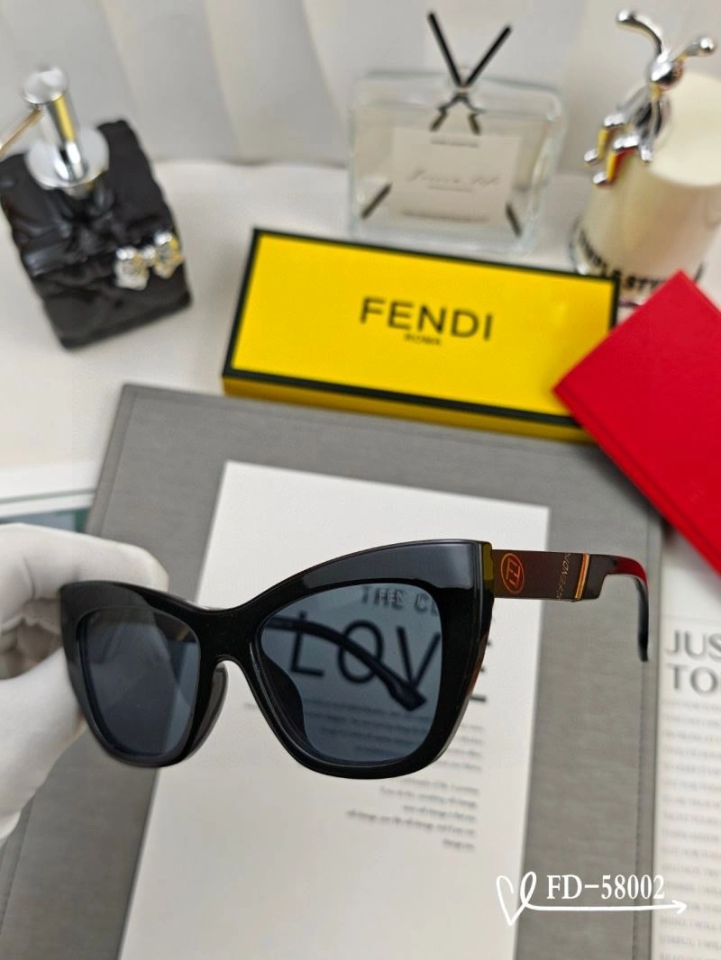 Trendsetting Fendi Sunglasses 279262
