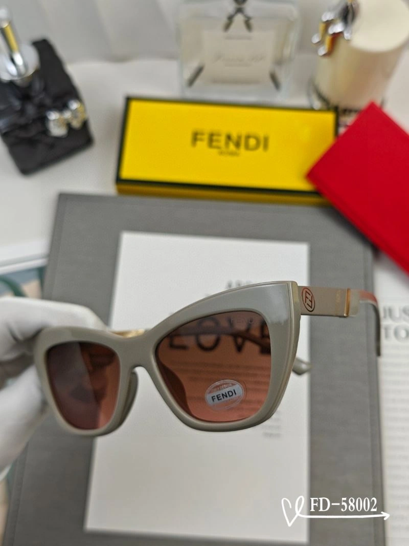 Trendsetting Fendi Sunglasses 279262