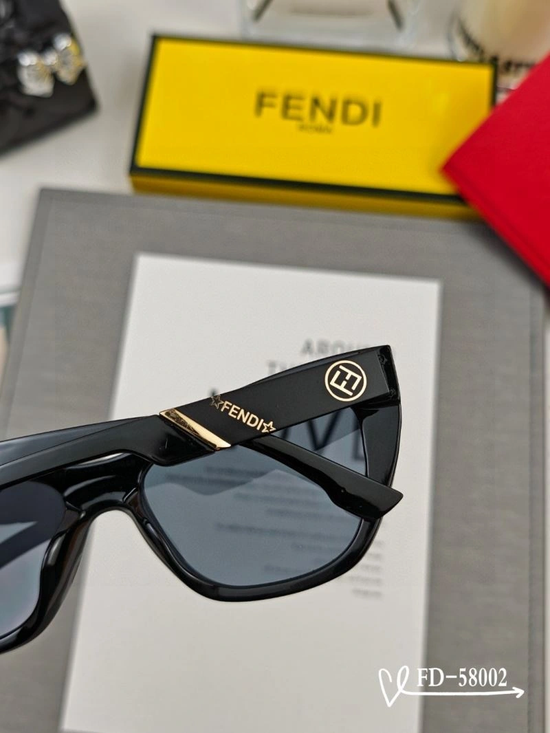 Trendsetting Fendi Sunglasses 279262