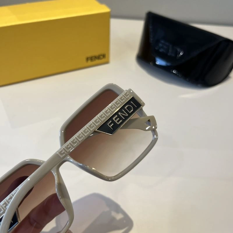 Fendi Sunglasses Practical 279244