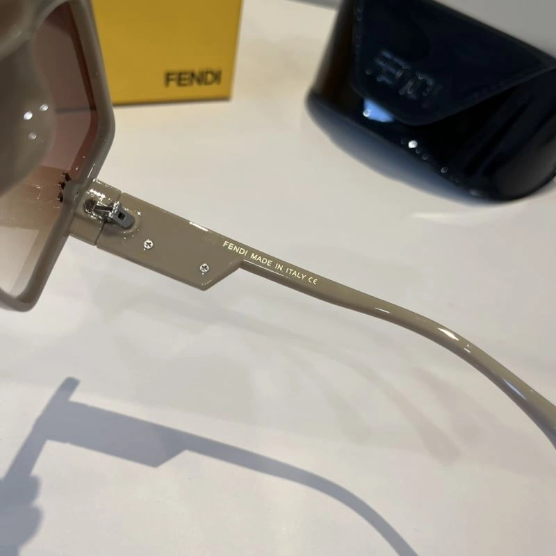 Fendi Sunglasses Practical 279244