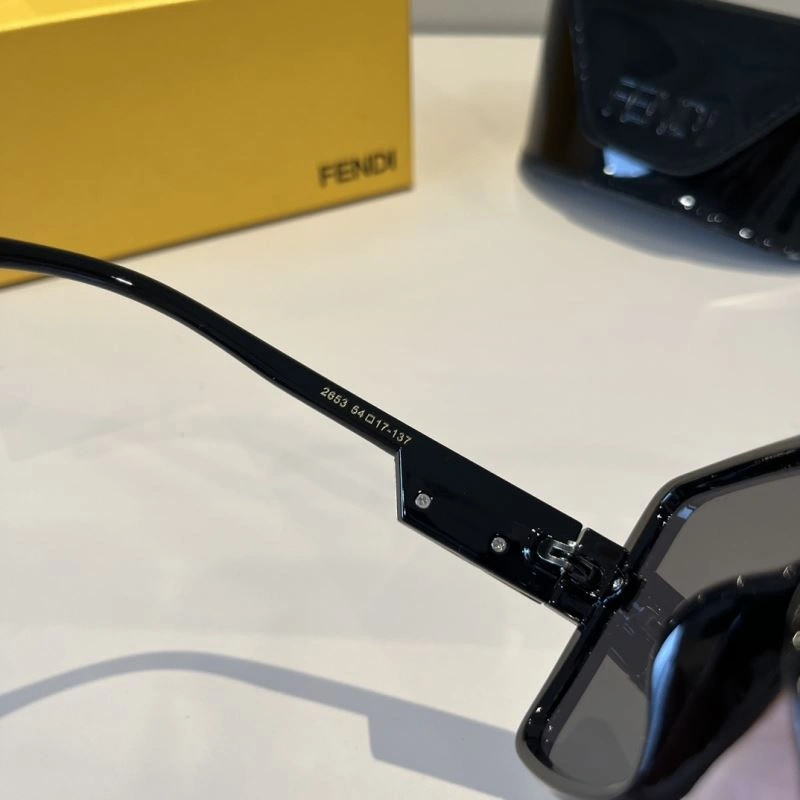 Fendi Sunglasses Lightweight 279258
