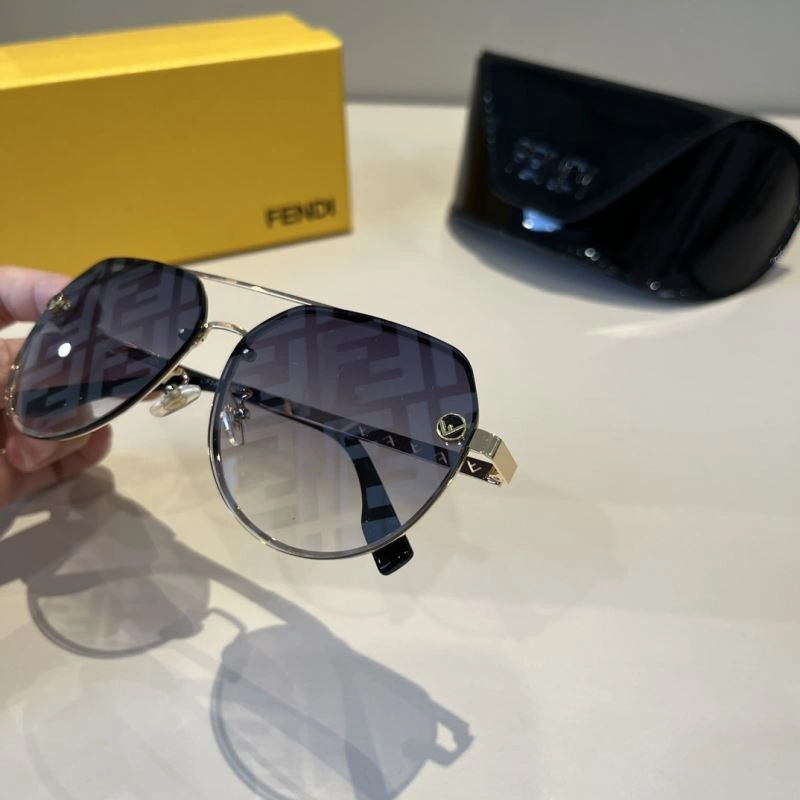 EyeCatching Fendi Sunglasses 279242