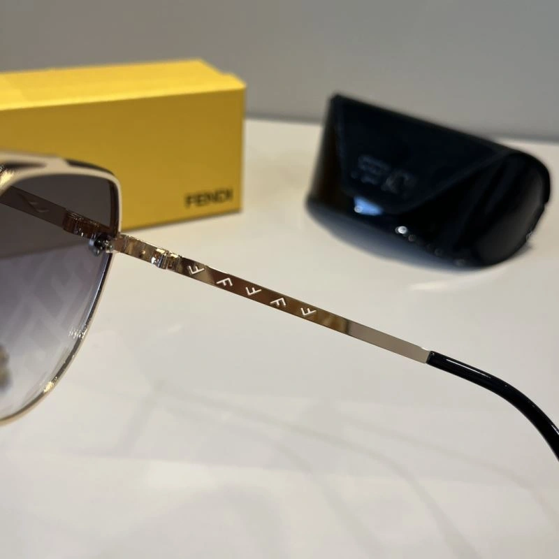 EyeCatching Fendi Sunglasses 279242