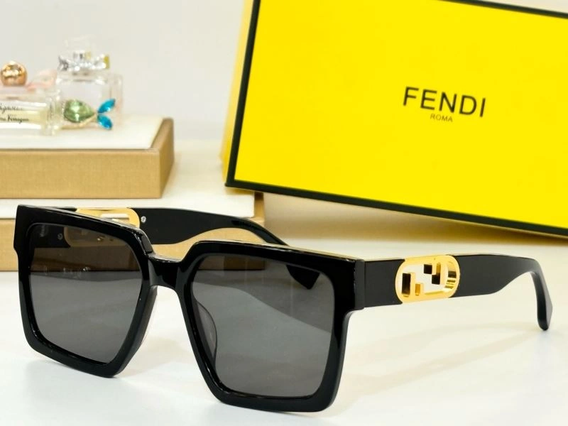 Versatile Fendi Sunglasses 279353