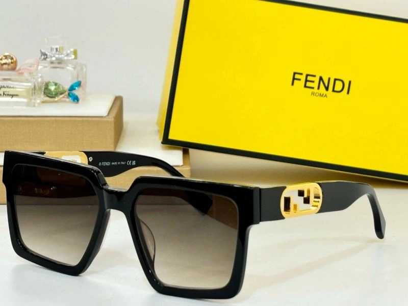 Versatile Fendi Sunglasses 279353