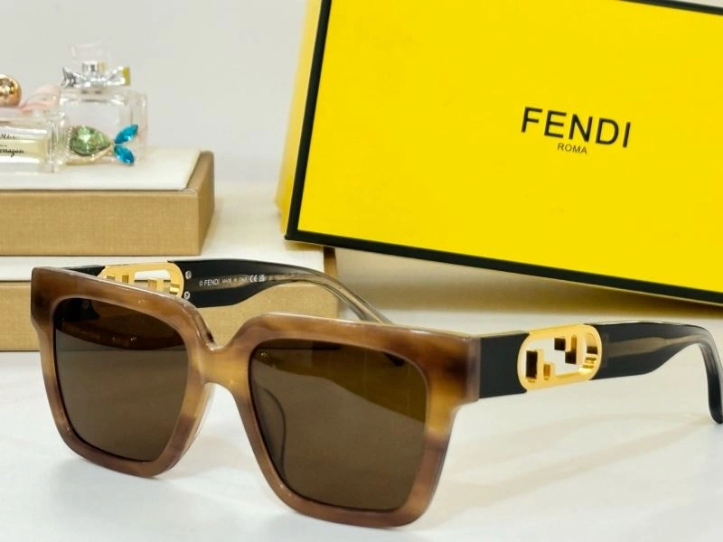 Versatile Fendi Sunglasses 279353