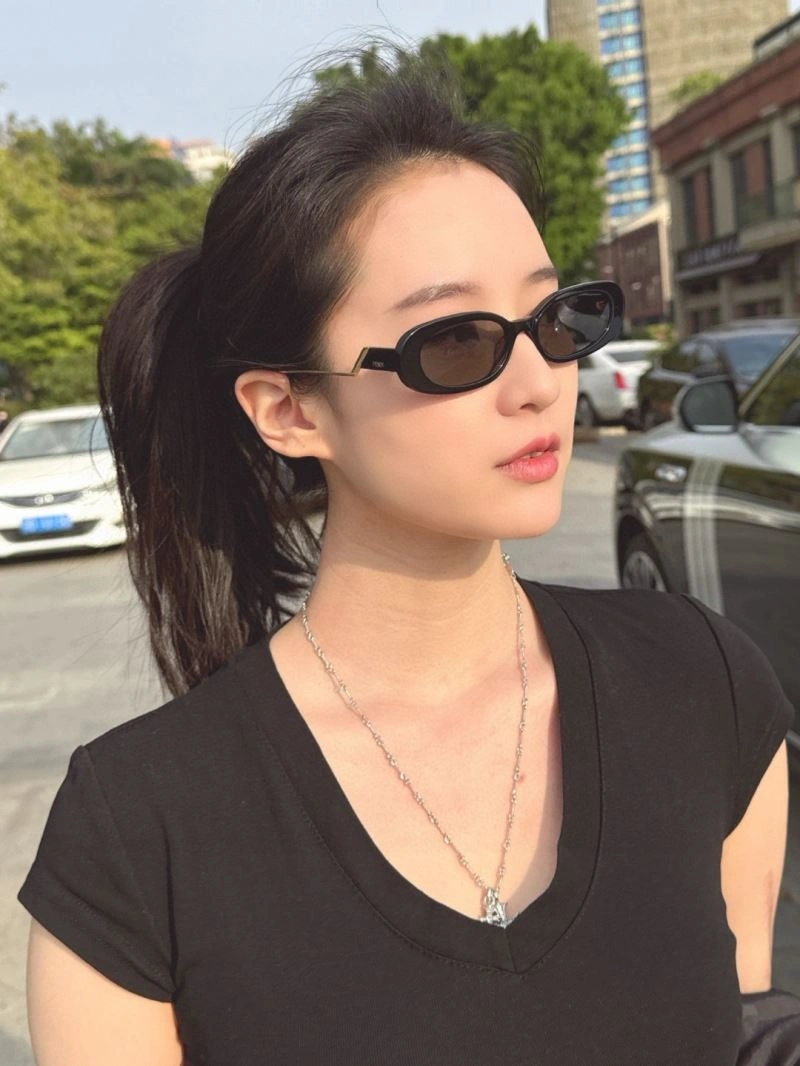 Fendi Sunglasses Unisex 279333