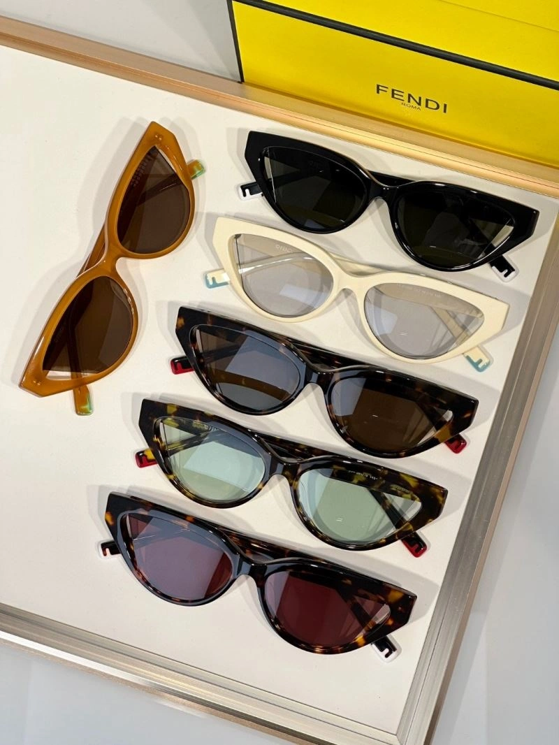 Fendi Sunglasses Supportive 279345