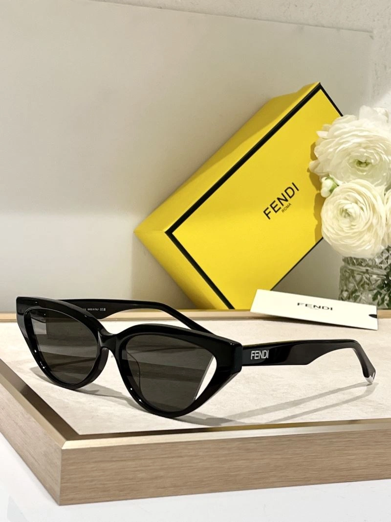 Fendi Sunglasses Supportive 279345