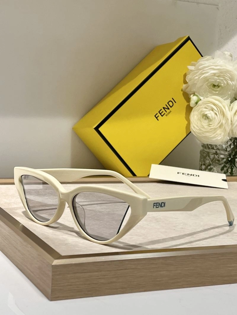 Fendi Sunglasses Supportive 279345