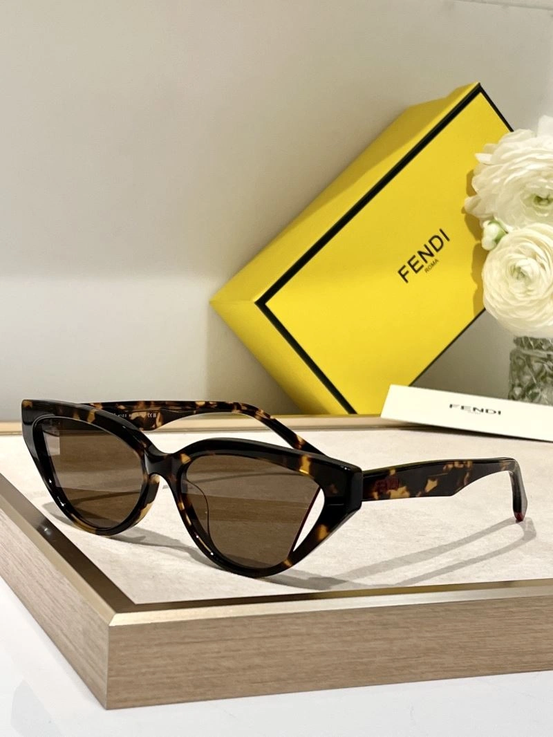 Fendi Sunglasses Supportive 279345
